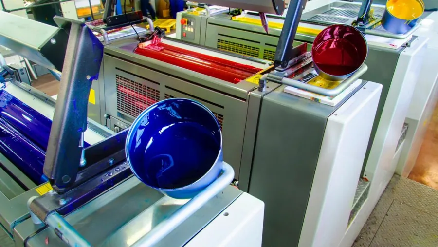 Grupo entintador de una máquina offset con tinta azul